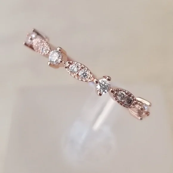 18k Stack Band - Picture 4 of 9